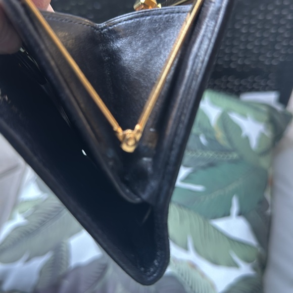 New Addition-❤️🔥Vintage Chanel Long Black Leather Wallet-Beautiful❤️🔥 - Picture 8 of 9